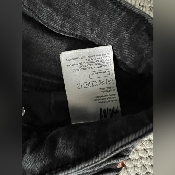 Black distressed h&m jeans - Picture 3 of 9